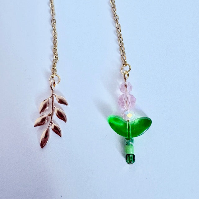 Garden Grace Flower Chain Bookmark