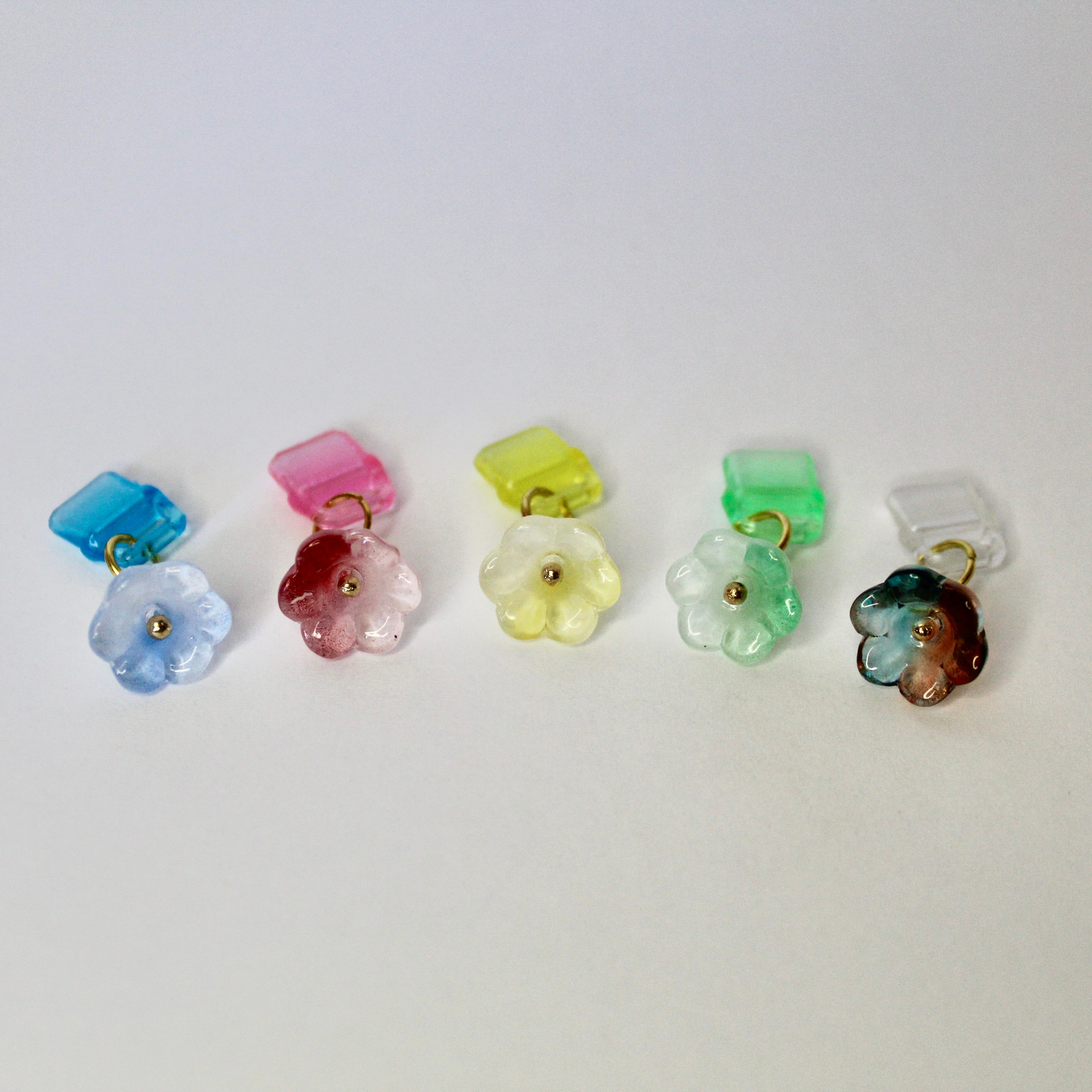 Frosted Flower Blossom Charger Charm