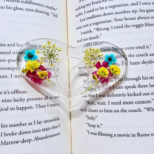 The Pressed Wildflower Page Holder