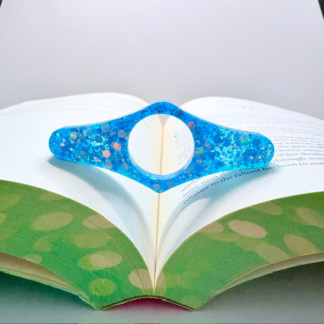 Glow-in-the-Dark Glitter Resin Page Holder (Diamond Design)