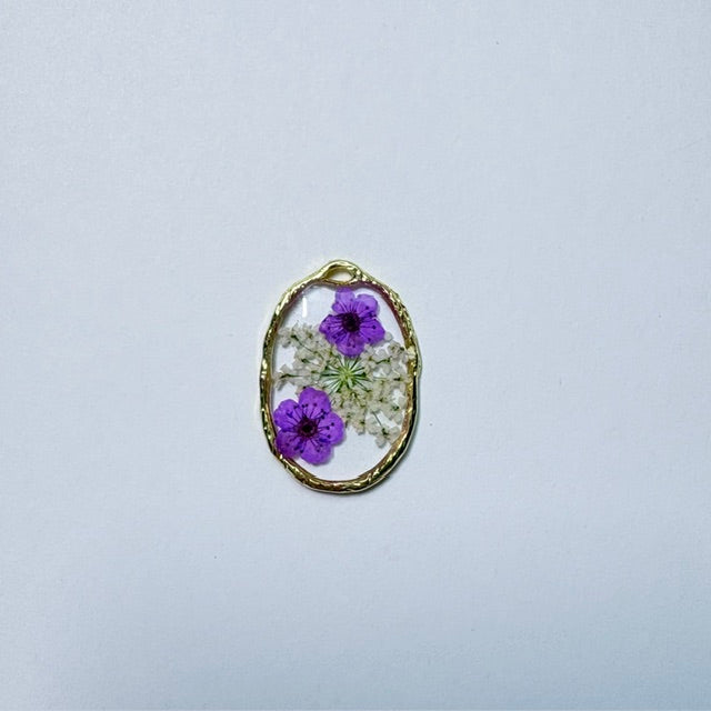 Pressed Flower Oval Frame Charm (Purple)