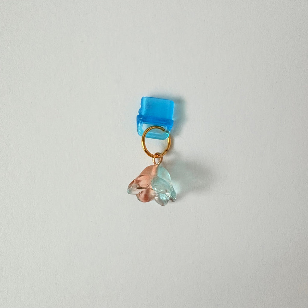Frosted Flower Blossom Charger Charm