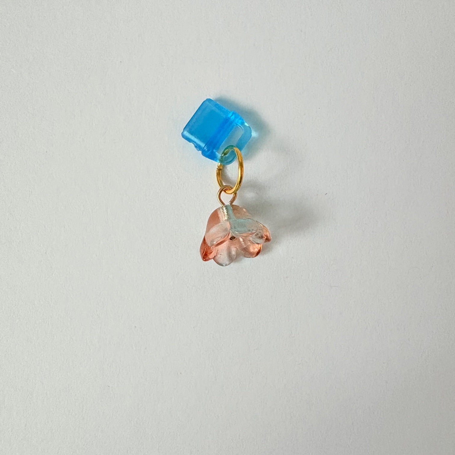Frosted Flower Blossom Charger Charm