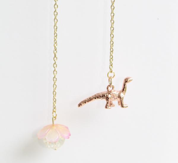 Full view of the Blush Dino Bloom.